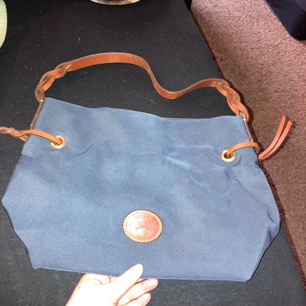 Dooney and Burke should strap purse